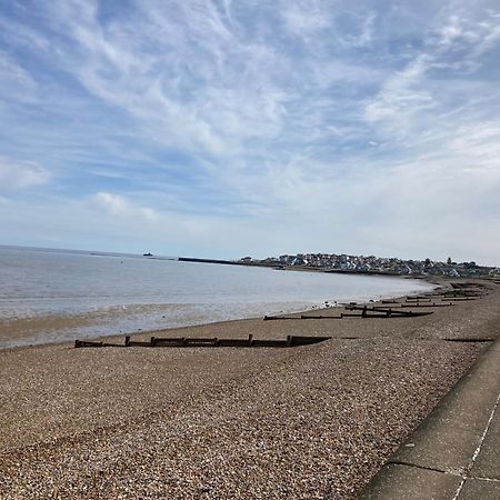 Seaview Holiday Rentals - Seawall Whitstable Exterior photo